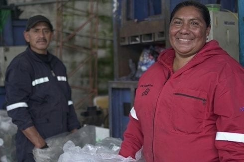 Workers smilling - Data Research - Inter American Development Bank - IDB