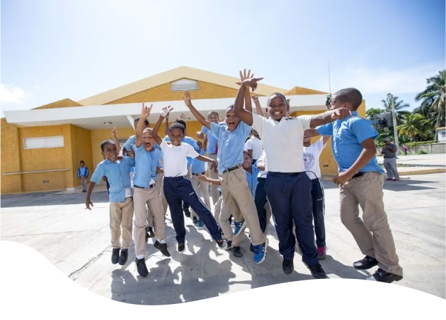 Kids in front of a School - About IDB - Inter American Development Bank - IDB