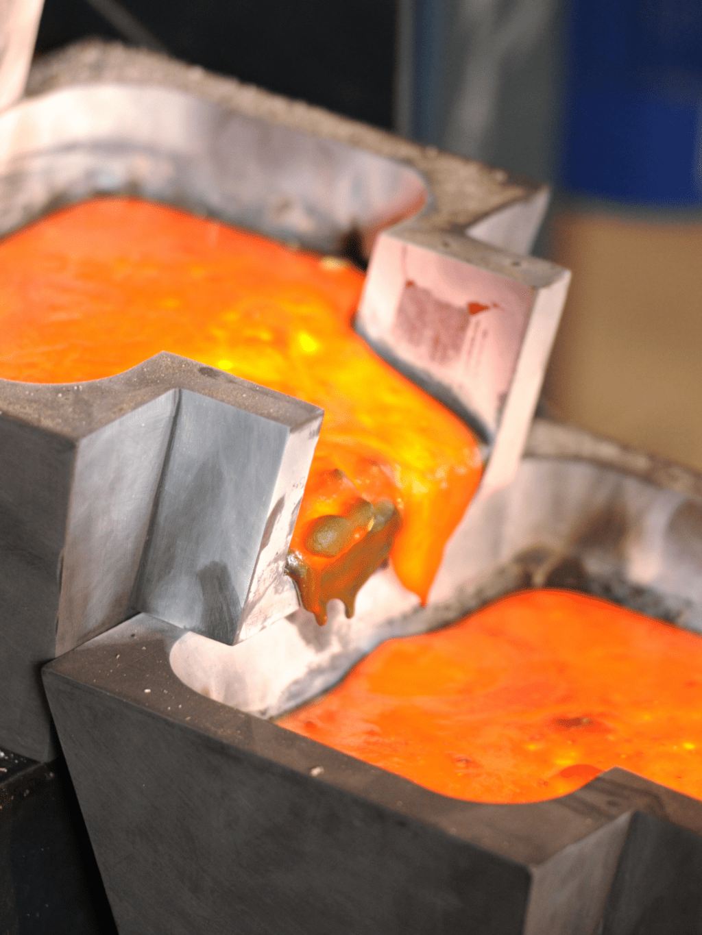 Steel welding on mold - Inter American Development Bank - Energy