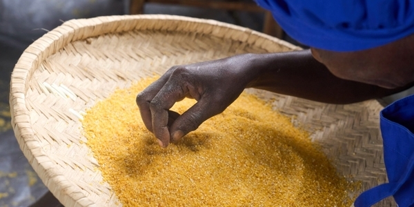 women preparing food