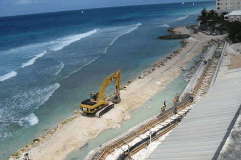 Works on a beach - Ready and Resilient Americas - Inter American Development Bank - IDB
